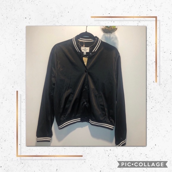 ✨2/$50 ✨ AMERICAN EAGLE BLACK SATIN BOMBER JACKET✨ - Picture 1 of 4
